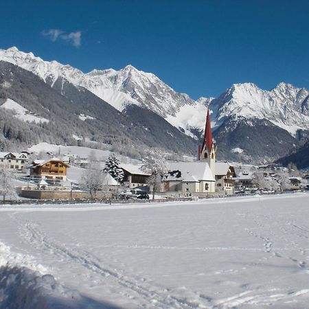 Hotel Messnerwirt Antholz-Mittertal Exteriör bild