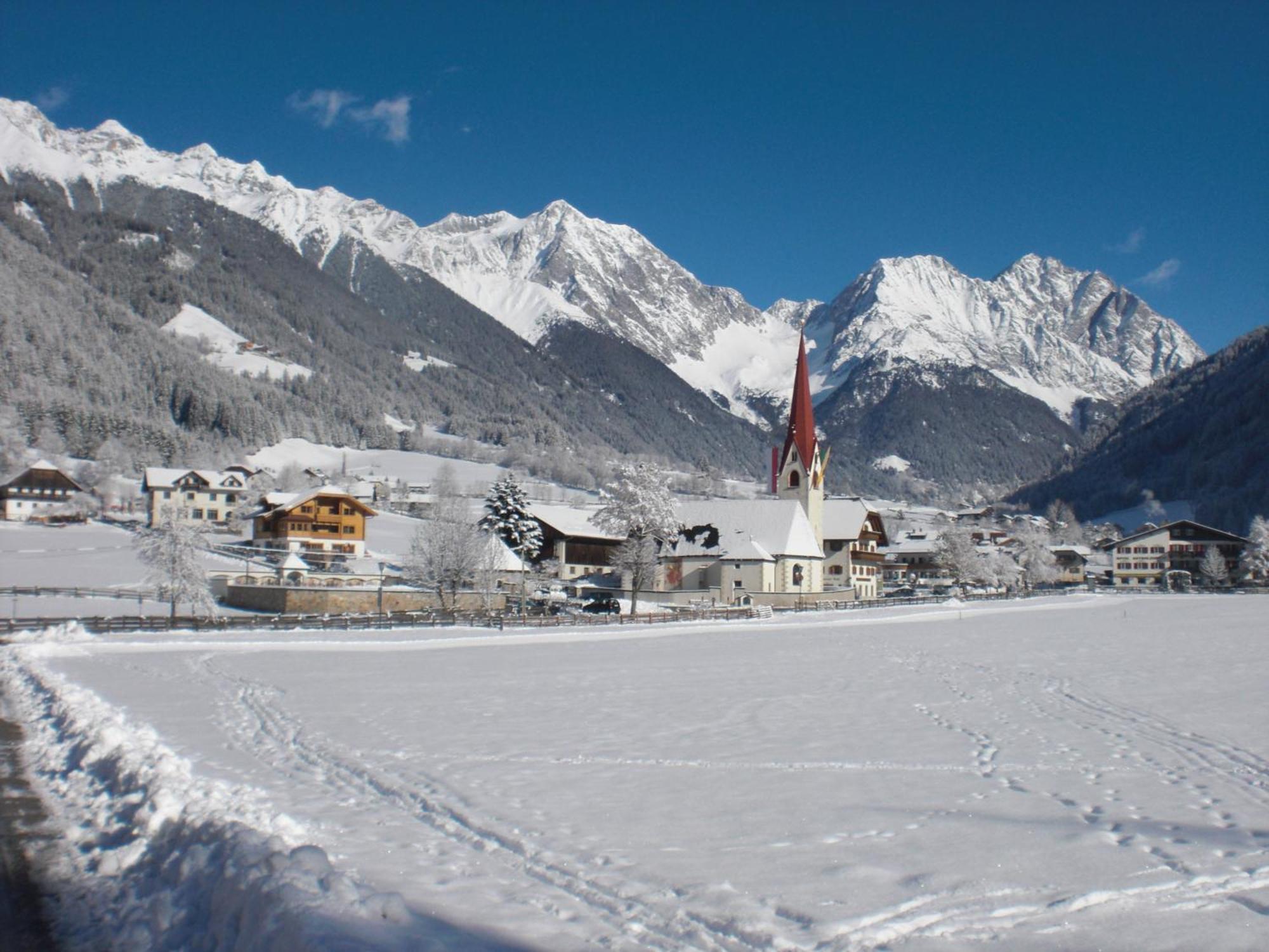 Hotel Messnerwirt Antholz-Mittertal Exteriör bild