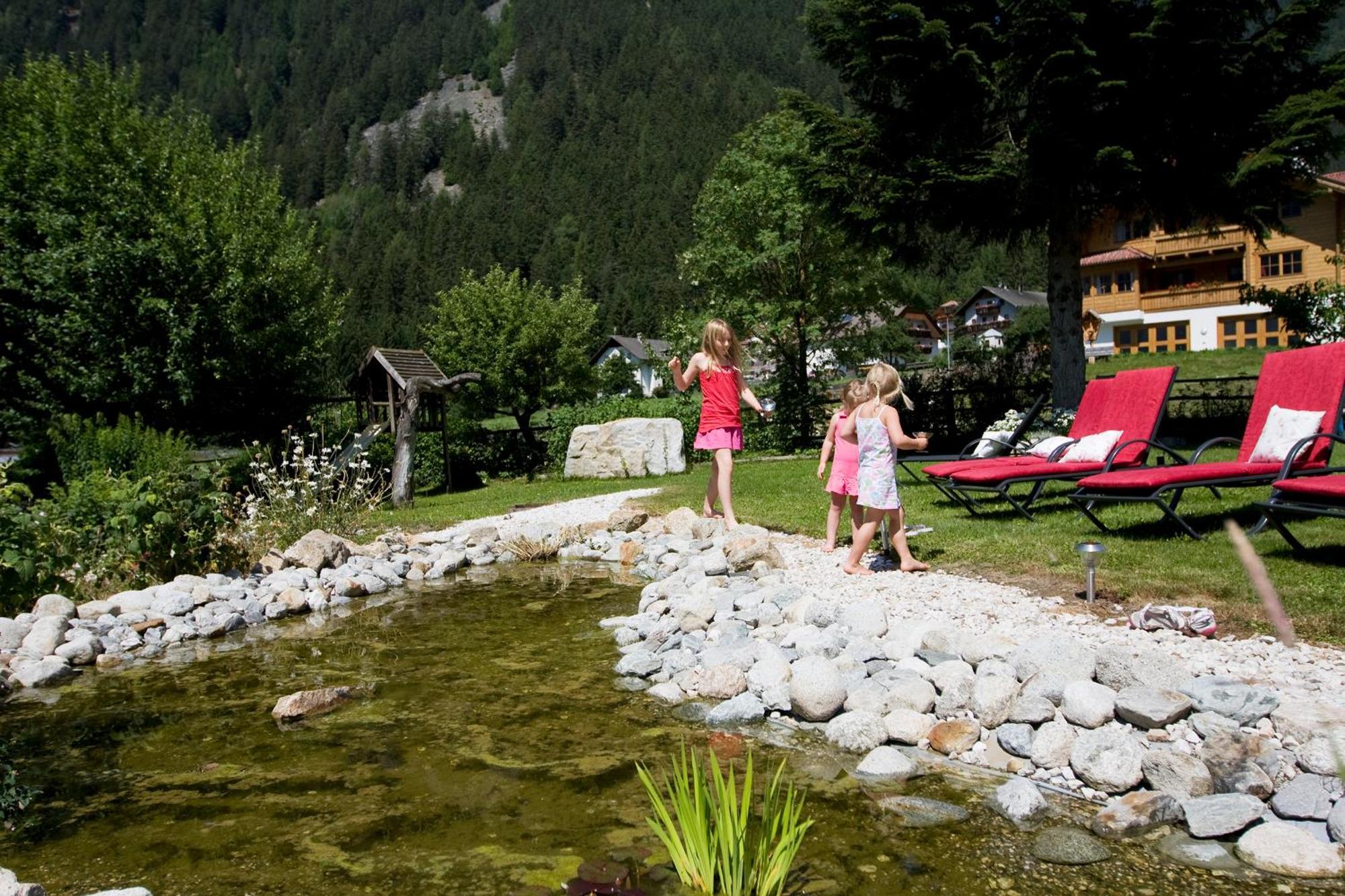 Hotel Messnerwirt Antholz-Mittertal Exteriör bild