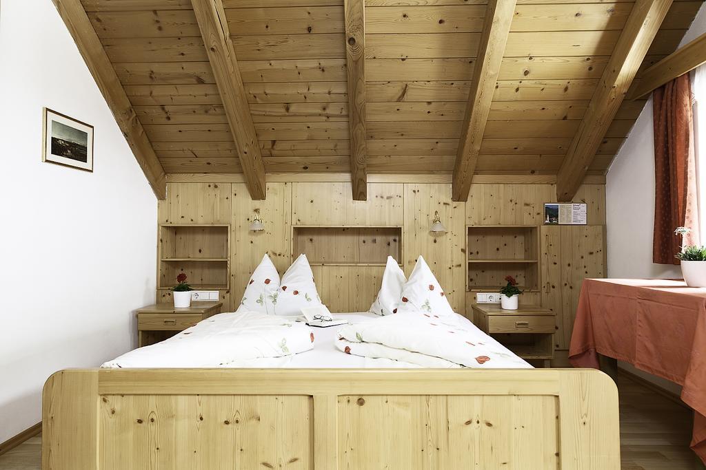 Hotel Messnerwirt Antholz-Mittertal Exteriör bild