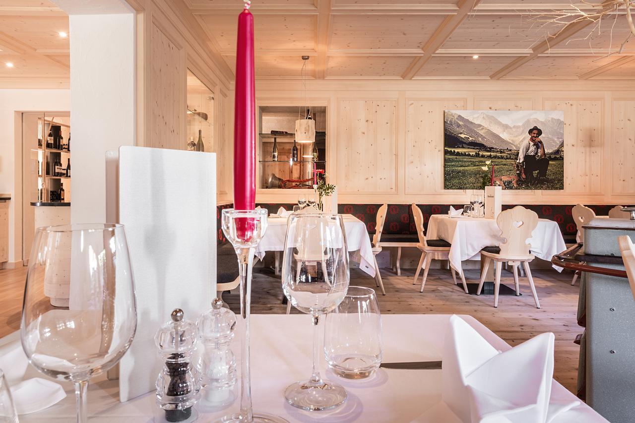 Hotel Messnerwirt Antholz-Mittertal Exteriör bild