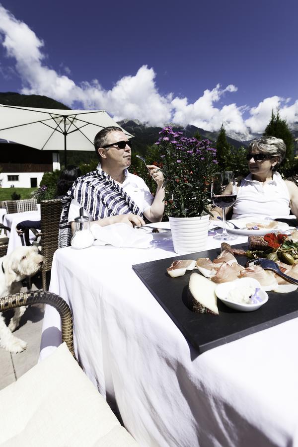 Hotel Messnerwirt Antholz-Mittertal Exteriör bild