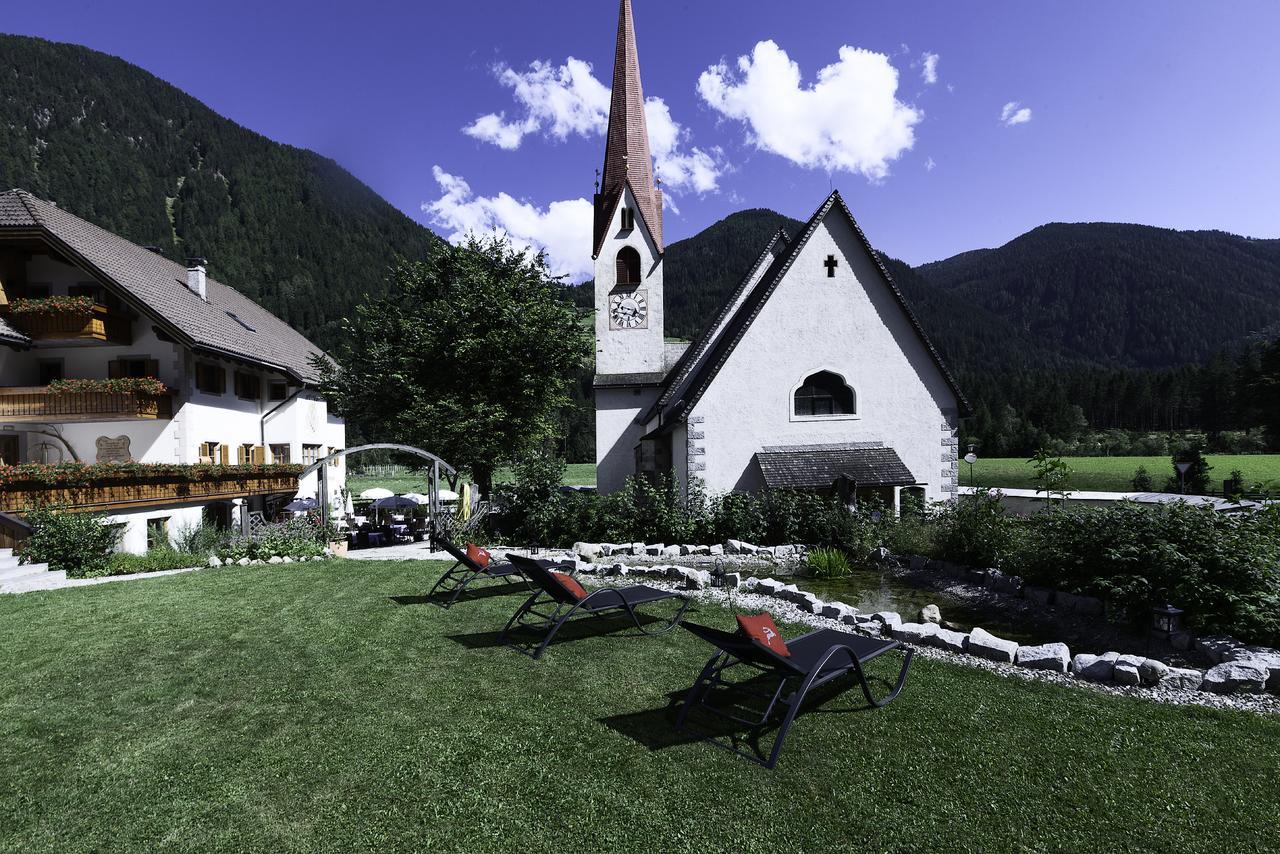 Hotel Messnerwirt Antholz-Mittertal Exteriör bild