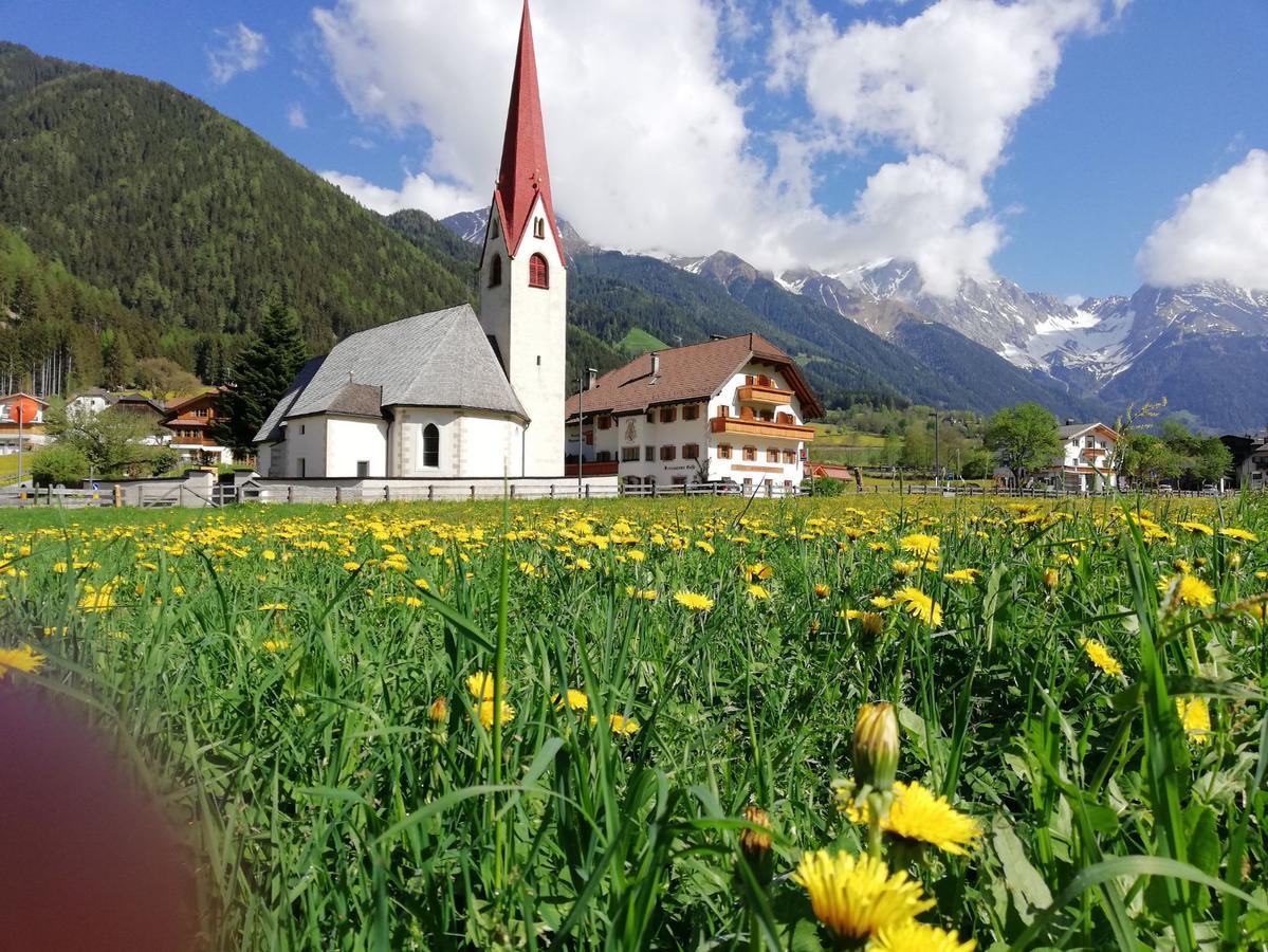 Hotel Messnerwirt Antholz-Mittertal Exteriör bild