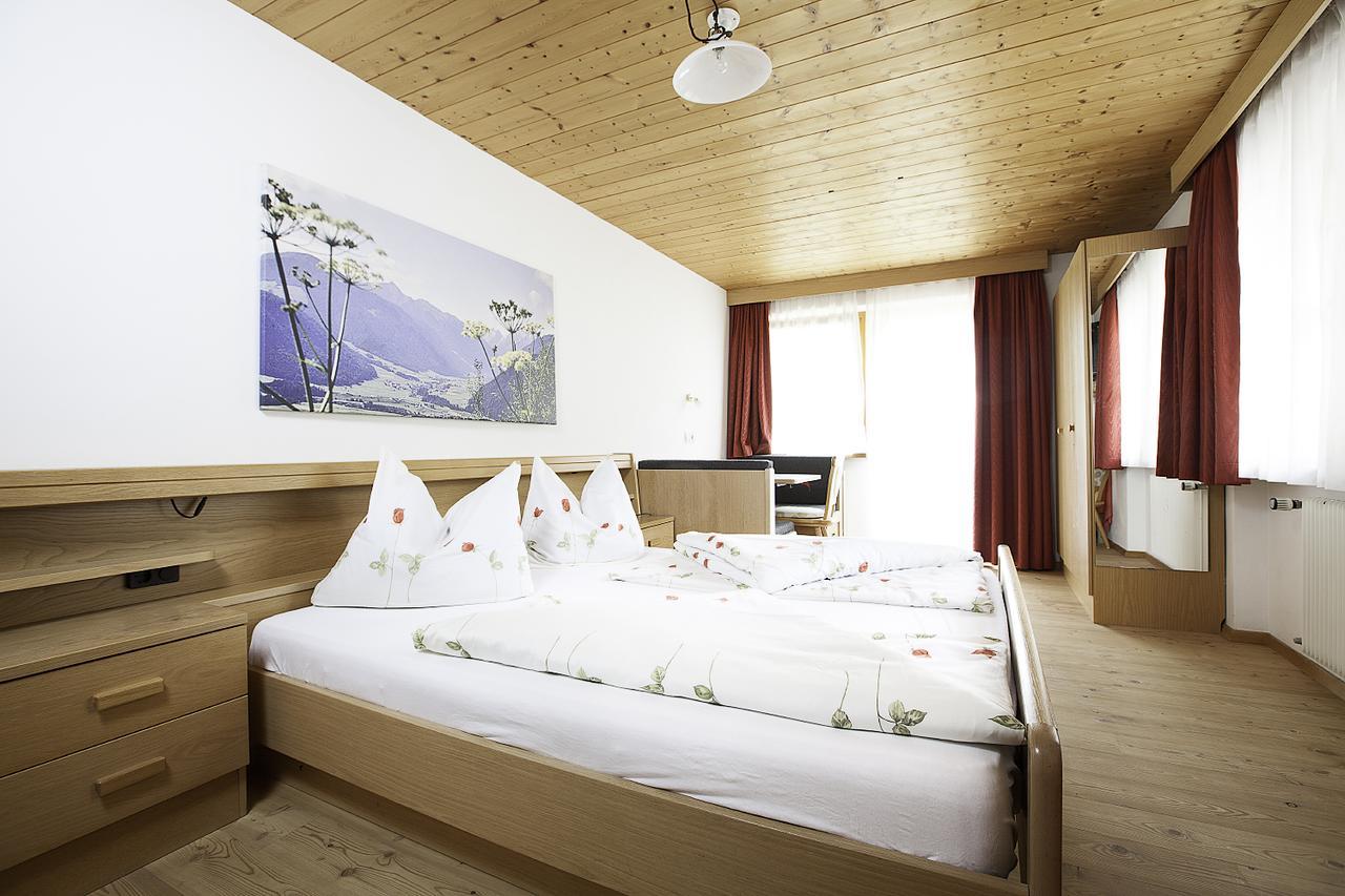 Hotel Messnerwirt Antholz-Mittertal Exteriör bild